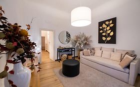 Dea Luxury casa vacanze- zona Chiesa a Trullo -